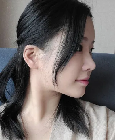 사진찍을 때 보정없이 이목구비 또렷하게 잘 나와서 좋아요