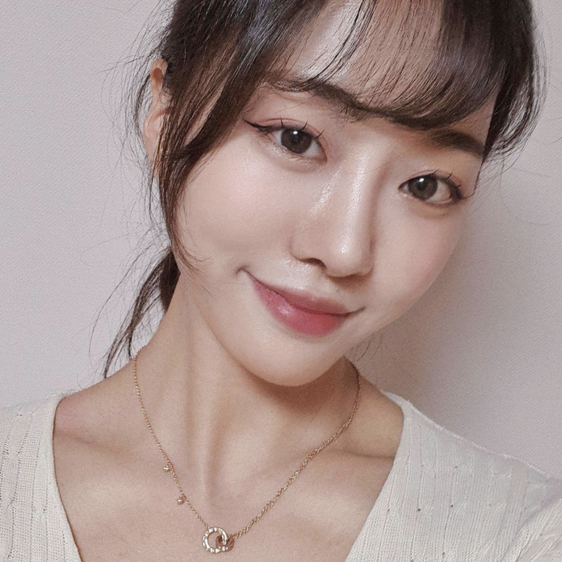 위버스 성형외과에서 코 재수술 받은 지 세 달 됐습니당!