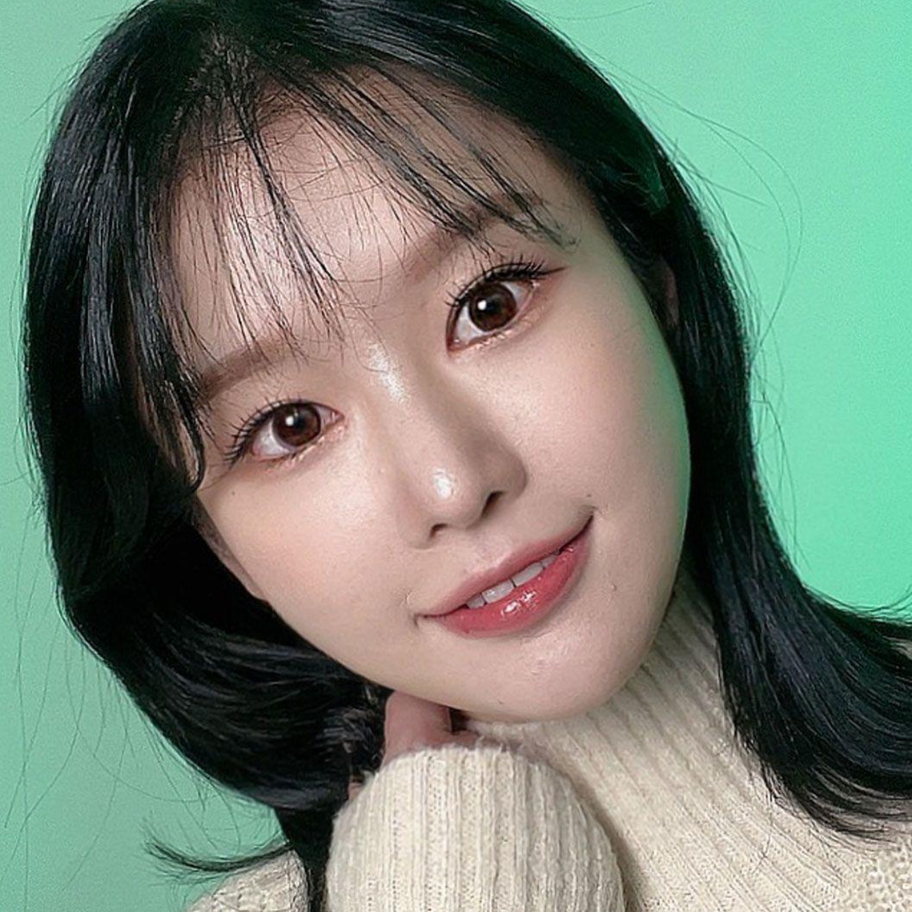 위버스성형외과에서 눈재, 코재 3달 됐어요